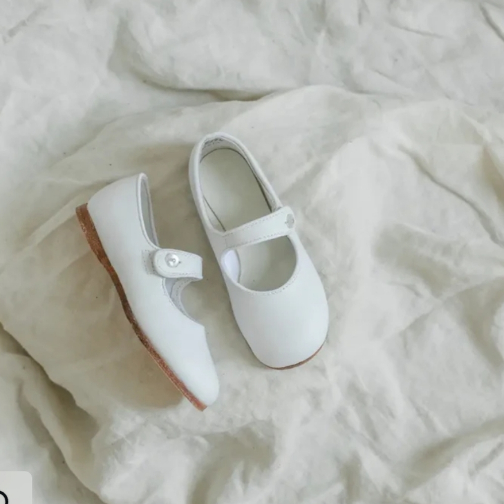 New In Box Zimmerman White Dress Shoes with Classic Strap